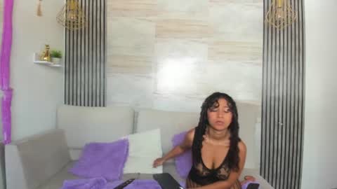tyra_pettite online show from 17, 6, 2026