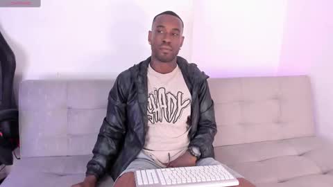 Snapshot of tyron_rulers chatting on 14, 2, 2025 Dvid Rullers online show from 14, 2, 2025