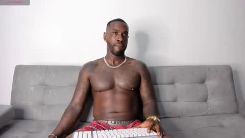 Snapshot of tyron_rulers chatting on 28, 2, 2025 Dvid Rullers online show from 28, 2, 2025