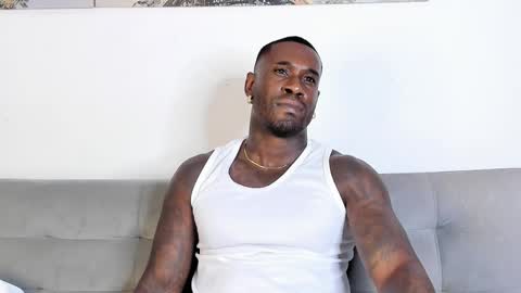 Snapshot of tyron_rulers chatting on 18, 11, 2025 Dvid Rullers online show from 18, 11, 2025