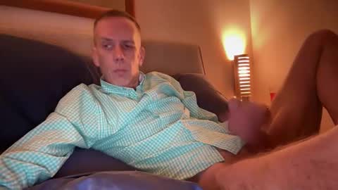 Snapshot of tyronev70 chatting on 22, 12, 2025 Ty online show from 22, 12, 2025