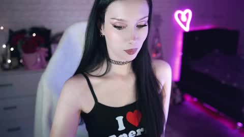 Izzy    online show from 23, 2, 2025