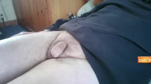Hairy UK guy online show from 13, 1, 2025