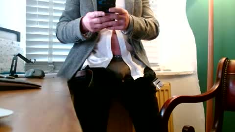 Snapshot of ukclive chatting on 10, 10, 2025 ukclive online show from 10, 10, 2025