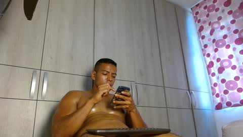 Felipe  model independent online show from 11, 1, 2025