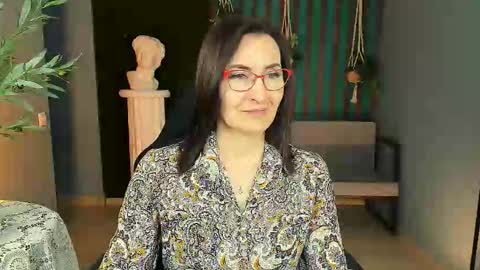 UnaTera online show from 11, 11, 2025