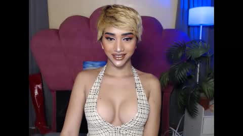 Snapshot of unbeknownst2kylie chatting on 18, 5, 2026 kylie online show from 18, 5, 2026