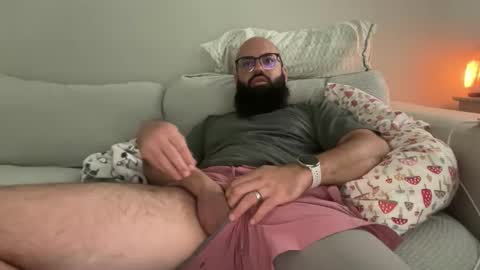 Snapshot of uncutbeard129840 chatting on 15, 11, 2025 uncutbeard129840 online show from 15, 11, 2025