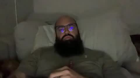 Snapshot of uncutbeard129840 chatting on 16, 12, 2025 uncutbeard129840 online show from 16, 12, 2025