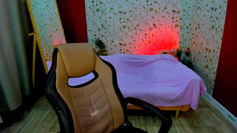 Call me Mira  thumbs up its make me happy online show from 9, 4, 2026