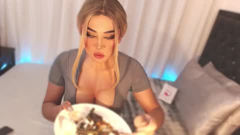 Snapshot of unloadedcumxxx chatting on 28, 9, 2025 Miss online show from 28, 9, 2025