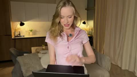 Snapshot of unnabella chatting on 26, 5, 2026 UnnaBella online show from 26, 5, 2026