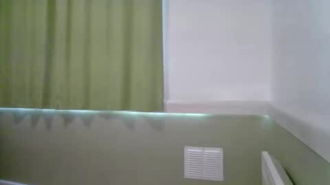 Snapshot of unshavenhornybee4u2 chatting on 9, 11, 2025 Unshavenhornybee4u2 online show from 9, 11, 2025