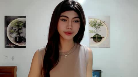 Snapshot of ur_extra_petite chatting on 27, 5, 2026 online show from 27, 5, 2026