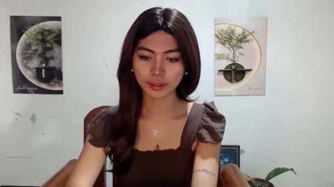 Snapshot of ur_extra_petite chatting on 2, 6, 2026 online show from 2, 6, 2026