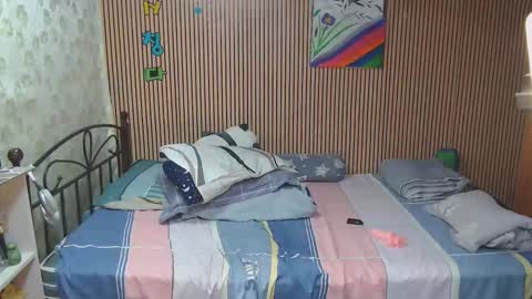 ur_shan21 online show from 6, 10, 2025