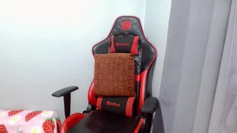 Snapshot of urasian_kentoyxx77 chatting on 24, 10, 2025 Kentoy online show from 24, 10, 2025