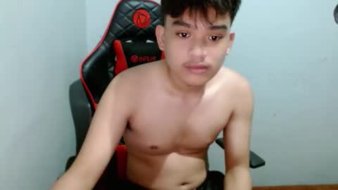 Snapshot of urasian_kentoyxx77 chatting on 28, 11, 2025 Kentoy online show from 28, 11, 2025