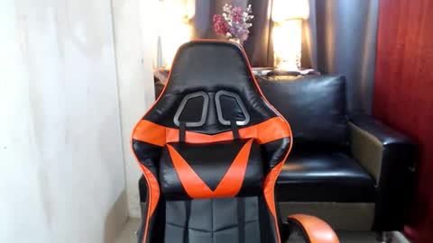 Snapshot of urasian_olivia1 chatting on 25, 12, 2024 Olivia online show from 25, 12, 2024