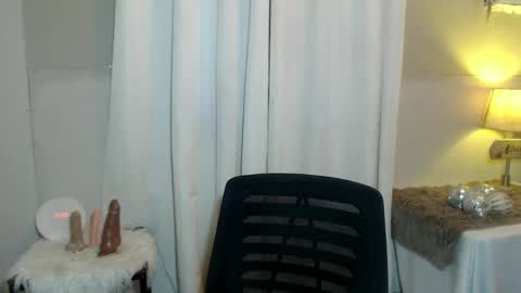 urcrushnextdoor_ online show from 3, 2, 2025