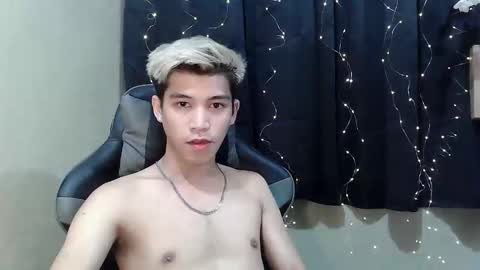 Snapshot of urcutefucking_asianboy chatting on 20, 9, 2025 ASIANBBYBOY online show from 20, 9, 2025