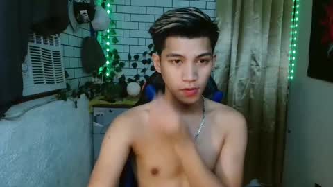 Snapshot of urcutefucking_asianboy chatting on 16, 11, 2025 ASIANBBYBOY online show from 16, 11, 2025