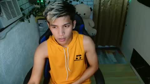 Snapshot of urcutefucking_asianboy chatting on 2, 12, 2025 ASIANBBYBOY online show from 2, 12, 2025
