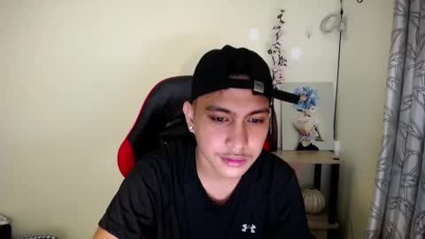 Snapshot of urcuteguy_jhonx chatting on 21, 10, 2025 Dannie online show from 21, 10, 2025