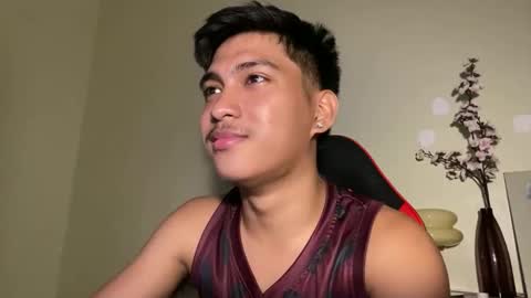 Snapshot of urcuteguy_jhonx chatting on 23, 10, 2025 Dannie online show from 23, 10, 2025