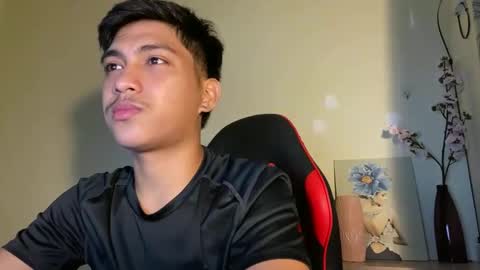 Snapshot of urcuteguy_jhonx chatting on 27, 10, 2025 Dannie online show from 27, 10, 2025