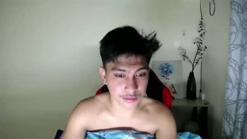 Snapshot of urcuteguy_jhonx chatting on 28, 10, 2025 Dannie online show from 28, 10, 2025