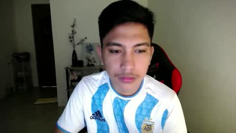 Snapshot of urcuteguy_jhonx chatting on 18, 11, 2025 Dannie online show from 18, 11, 2025