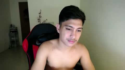 Snapshot of urcuteguy_jhonx chatting on 18, 11, 2025 Dannie online show from 18, 11, 2025