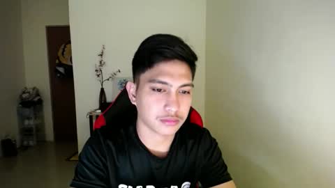 Snapshot of urcuteguy_jhonx chatting on 19, 11, 2025 Dannie online show from 19, 11, 2025