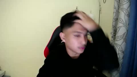 Snapshot of urcuteguy_jhonx chatting on 23, 11, 2025 Dannie online show from 23, 11, 2025