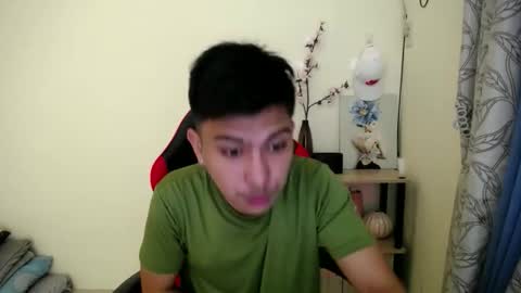 Snapshot of urcuteguy_jhonx chatting on 26, 11, 2025 Dannie online show from 26, 11, 2025