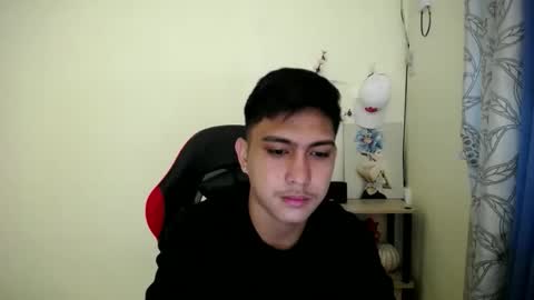 Snapshot of urcuteguy_jhonx chatting on 27, 11, 2025 Dannie online show from 27, 11, 2025