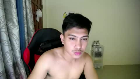 Snapshot of urcuteguy_jhonx chatting on 3, 12, 2025 Dannie online show from 3, 12, 2025