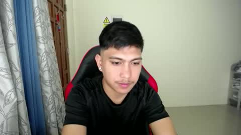 Snapshot of urcuteguy_jhonx chatting on 14, 12, 2025 Dannie online show from 14, 12, 2025