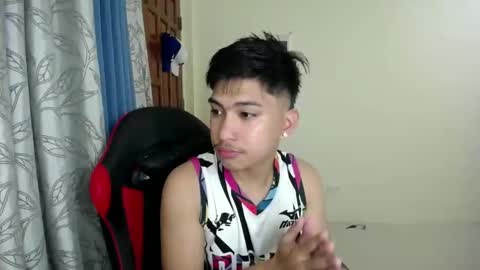 Snapshot of urcuteguy_jhonx chatting on 16, 12, 2025 Dannie online show from 16, 12, 2025