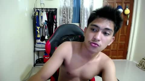Snapshot of urcuteguy_jhonx chatting on 21, 4, 2026 Dannie online show from 21, 4, 2026