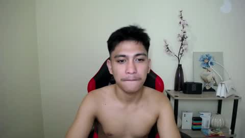 Snapshot of urcuteguy_jhonx chatting on 26, 4, 2026 Dannie online show from 26, 4, 2026