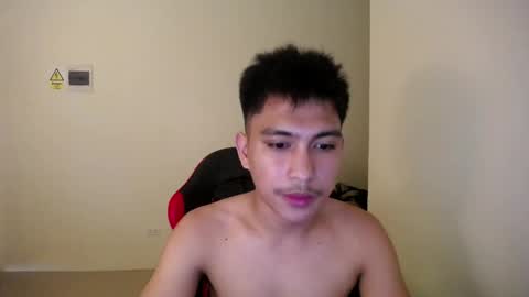 Snapshot of urcuteguy_jhonx chatting on 27, 4, 2026 Dannie online show from 27, 4, 2026