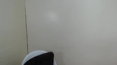 Snapshot of urcutie_asianboy chatting on 10, 10, 2025 KEN online show from 10, 10, 2025
