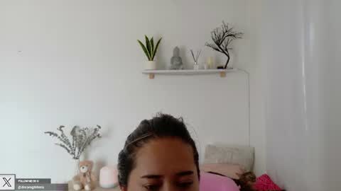 Snapshot of urdreamgiirl chatting on 8, 7, 2026 Mia Miller online show from 8, 7, 2026
