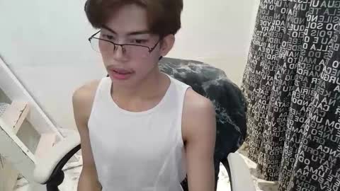 Snapshot of urdreamtw1nk chatting on 28, 10, 2025 urdreamtw1nk online show from 28, 10, 2025