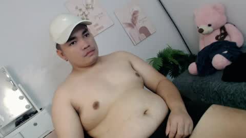 Snapshot of ure_fattytoy143 chatting on 13, 7, 2026 ure_fattytoy143 online show from 13, 7, 2026