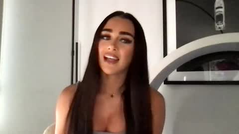 urfavemila online show from 6, 5, 2026