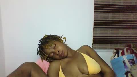 Snapshot of urflirtydoll chatting on 5, 10, 2025 urflirtydoll online show from 5, 10, 2025