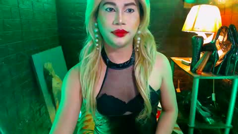 Snapshot of urhardcockqueenxxx chatting on 2, 1, 2025 queen norelle online show from 2, 1, 2025